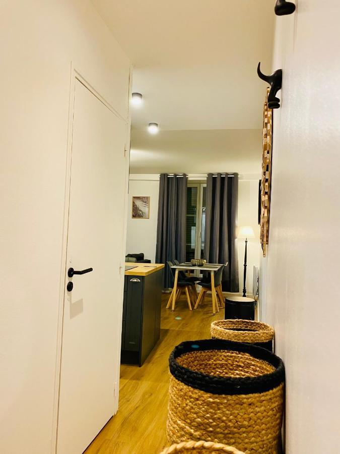 50M2 Flat In Heart Of Orleans - Canal Foot & Bein 외부 사진